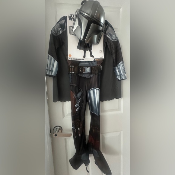 Disney Star Wars Mandalorian Boy’s Halloween Cosplay Costume.  Size 8-10T. - Picture 2 of 13